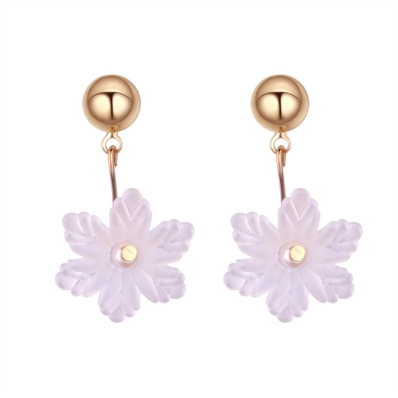 Simple Feather Boutique Jewelry - *** 5/$20 SALE! ***  WHITE Acrylic Flower Earrings